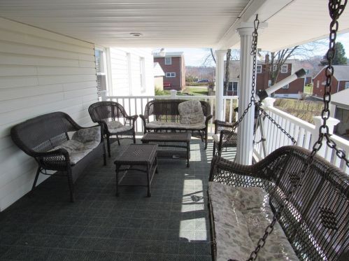 209 Beverly Dr, New Kensington PA  15068-3207 exterior