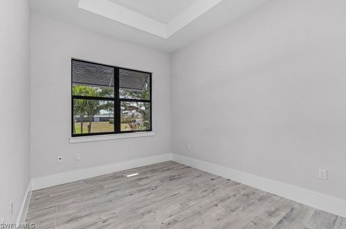 555 103rd Ave, Naples FL  34108-3218 exterior