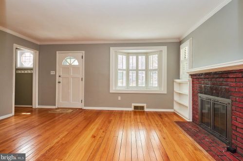 6804 Jefferson Ave, Falls Church VA  22042-1933 exterior