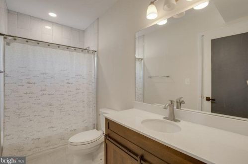 39744 Mount Gilead Rd, Leesburg VA 20175-6712 exterior