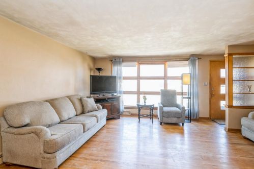 2619 Johnson Rd, Kenosha, WI 53143-5647