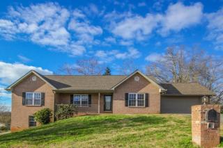 3404 Baxter View Dr, Maryville, TN 37804-2417
