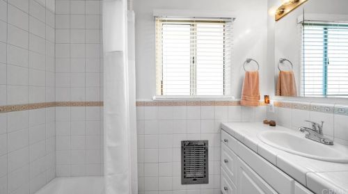 5519 133 St, Hawthorne CA  90250-5921 exterior