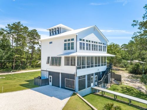 601 Riverview Dr, Carrabelle FL  32322-5054 exterior