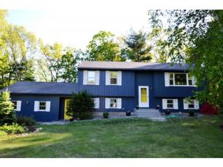 10 Great Hill Dr, Newmarket, NH 03857-2057