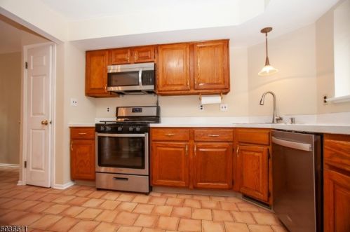 48 Kensington Ct, Hackettstown NJ  07840-4231 exterior