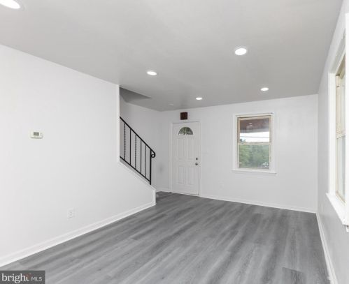 5218 Hayes St, Washington, DC 20019-5526