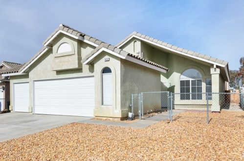 14132 Buckskin Ct, Victorville, CA 92394-7312