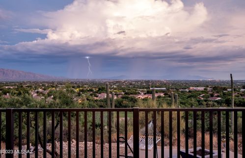 9654 Sabino Estates Dr, Tucson, AZ 85749-7121