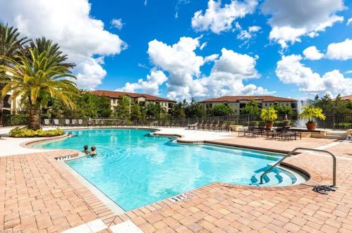 12950 Positano Cir, Naples FL  34105-4889 exterior