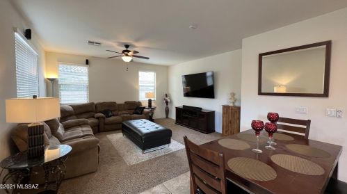 6837 El Nino Way, Tucson, AZ 85757-8586