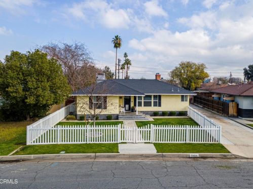 2454 C St, Bakersfield, CA 93301-2716