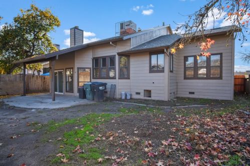 2021 Orangeburg Ave, Modesto CA  95350-3741 exterior