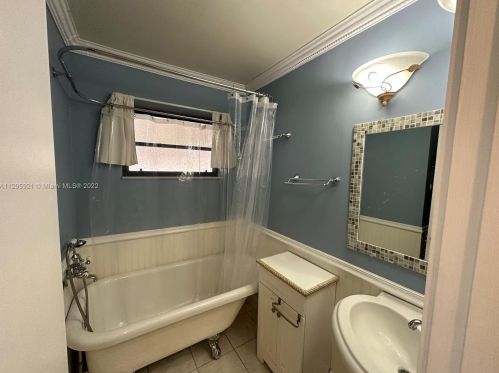 7880 11th St, Hollywood FL  33024-5147 exterior