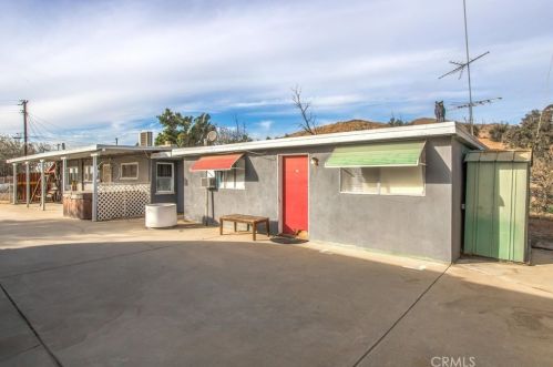 8435 Mission Blvd, Riverside CA  92509-2976 exterior