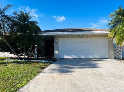 297 Volkerts Ter, Fort Pierce, FL 34983-3750