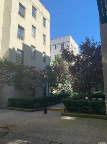 21-15 33rd St, Long Island City NY  11102-2024 exterior