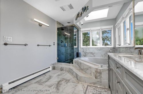 98 Jib Ln, Bricktown NJ  08723-6747 exterior