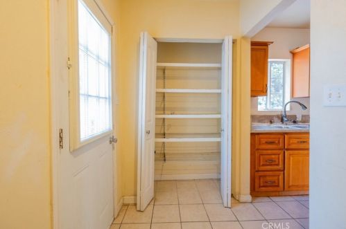 11025 Blix St, North Hollywood CA  91602-1204 exterior