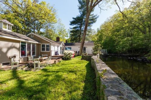 83 Maltbie Ave, Stamford CT  06902-1109 exterior