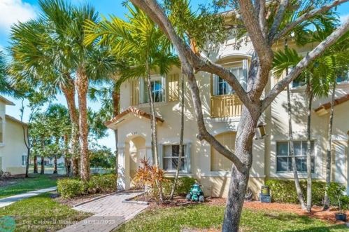 8365 26th St, Hollywood, FL 33025-2979
