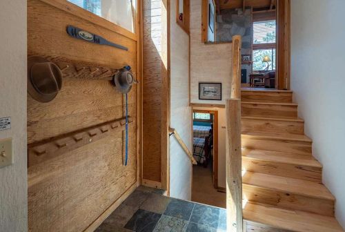 6078 Rocky Point Cir, Truckee, CA 96161-4016