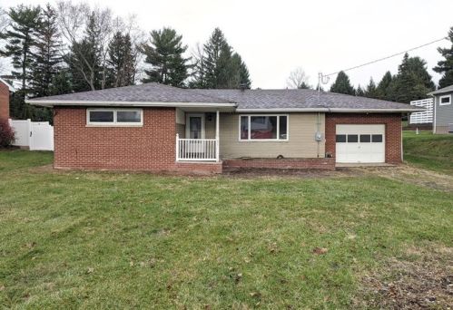22 Catherine Ave, Latrobe, PA 15650-2601