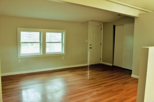 168 Cumberland St, Manor Park, NY 11950-4703