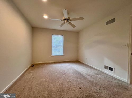 71 Keswick Dr, Navy Sup Dpt PA 17050-7917 exterior