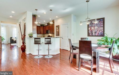 6857 Hartzell Hill Ln, Haymarket VA  20169-4944 exterior