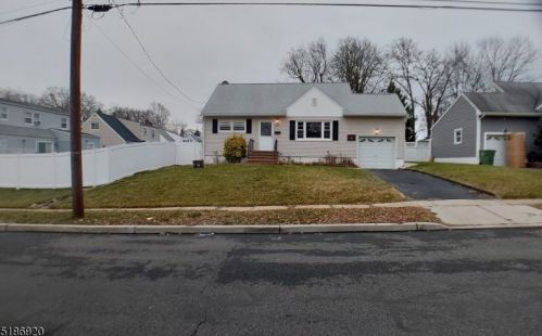 565 6th Ave, Roselle NJ  07203-2370 exterior