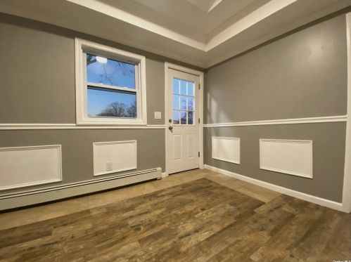 168 Washington Ave, Wheatley Heights NY  11798-2020 exterior