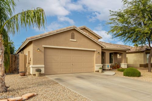 30586 Zircon Dr, San Tan Valley, AZ 85143-4649