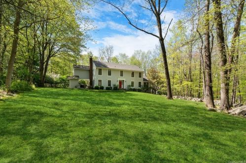 136 East St, Lewisboro, NY 10590-2505