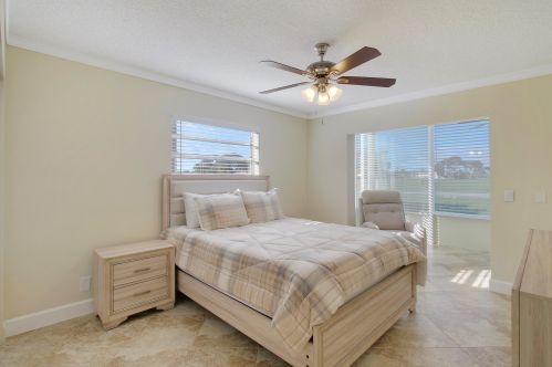 255 Burgundy F, Delray Beach FL  33484-4951 exterior