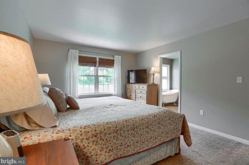 2112 Northview Ln, Harrisburg PA 17110-3911 exterior