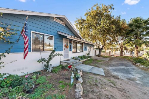 8748 Los Coches Rd, Lakeside CA  92040-5151 exterior