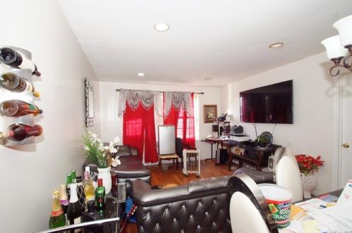 2092 Washington Ave, Bronx, NY 10457-3242