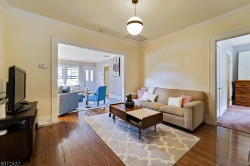 6 Marion Rd, Verona NJ  07044-1420 exterior