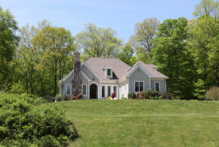 8 Cloverleaf Farm, Sherman, CT 06784-1126
