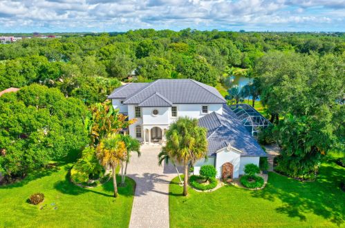 2304 Winding Creek Ln, Fort Pierce, FL 34981-5060