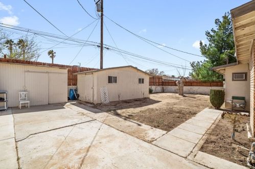 16193 Colina St, Victorville CA  92395-3610 exterior