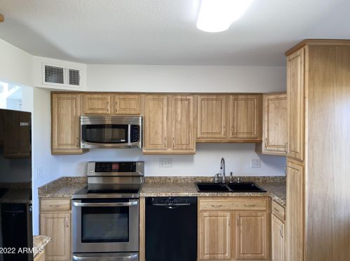 320 Harmony Ave, Mesa, AZ 85210-5327