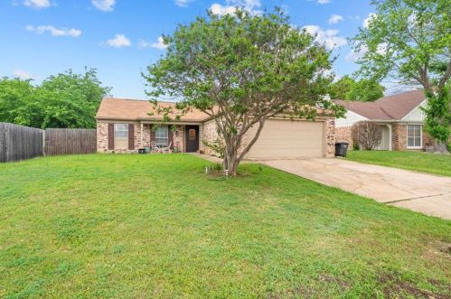 3713 Bigleaf Ln, Fort Worth, TX 76137-1354