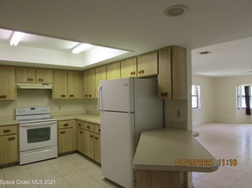 1835 39th Ave, Vero Beach FL  32960-2542 exterior