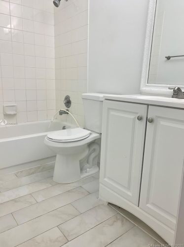 18010 11th Ct, Hollywood FL  33029-4408 exterior