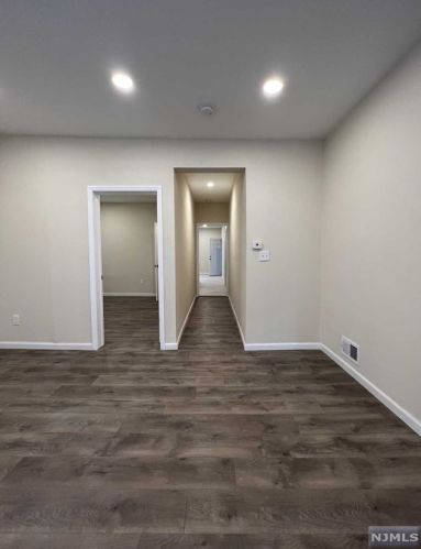 280 Wainwright St, Newark NJ  07112-1227 exterior