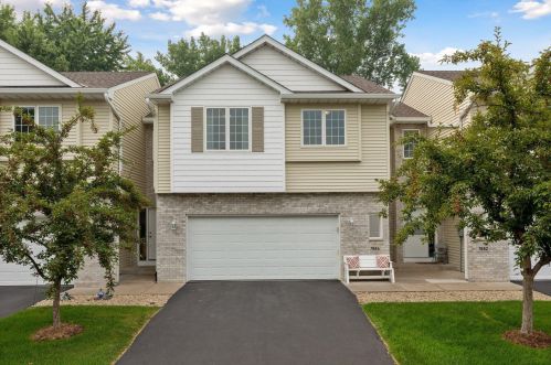 7886 Nancy Ct, Lino Lakes, MN 55014-1187