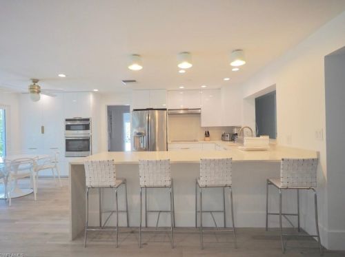 620 Sandpiper St, Naples FL  34102-0604 exterior