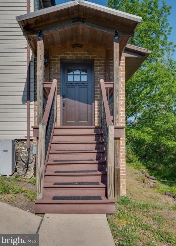 555 Valley Rd, Centre, PA 19541-9320